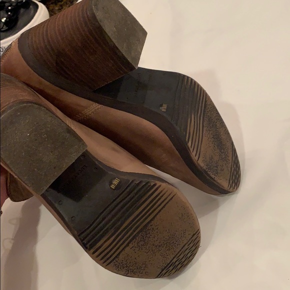 Lucky Brand Soft Brown Leather Ankle Boot Bootie - Picture 6 of 16